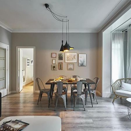 Magnificent 4 Bedroom Apartment In Eixample Барселона Экстерьер фото