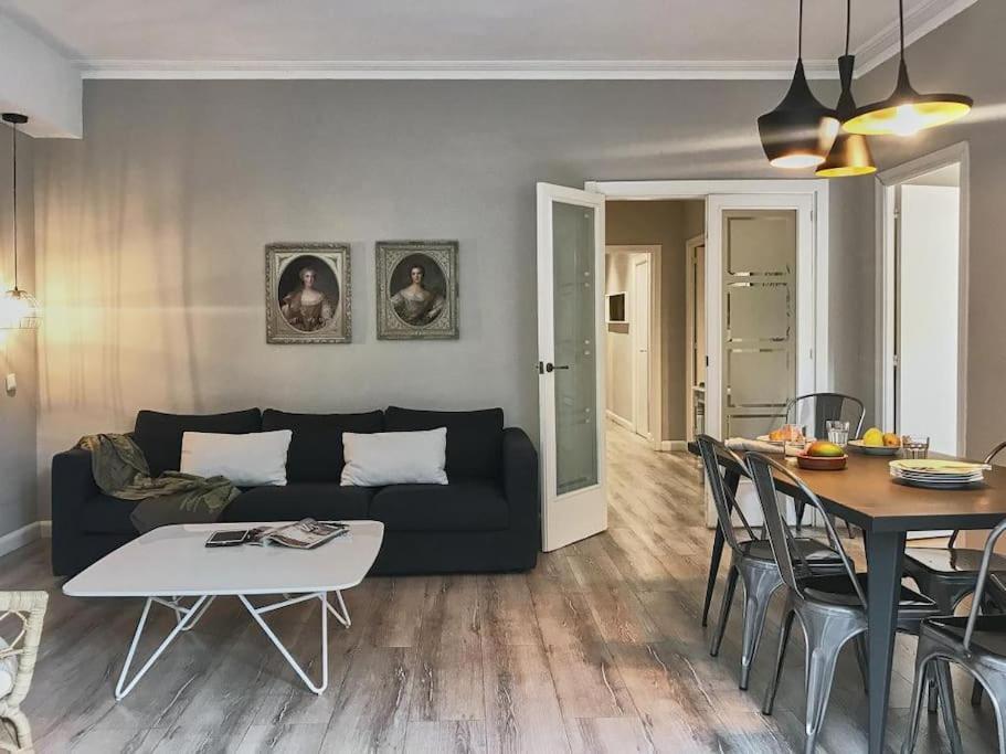Magnificent 4 Bedroom Apartment In Eixample Барселона Экстерьер фото