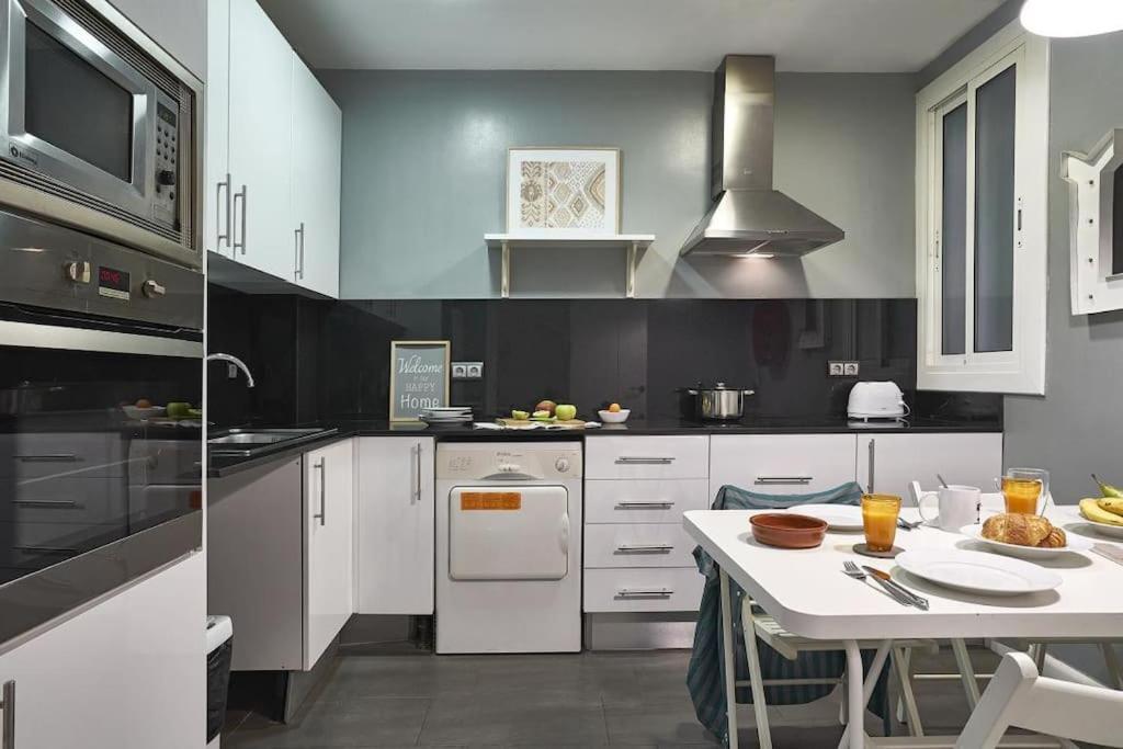 Magnificent 4 Bedroom Apartment In Eixample Барселона Экстерьер фото