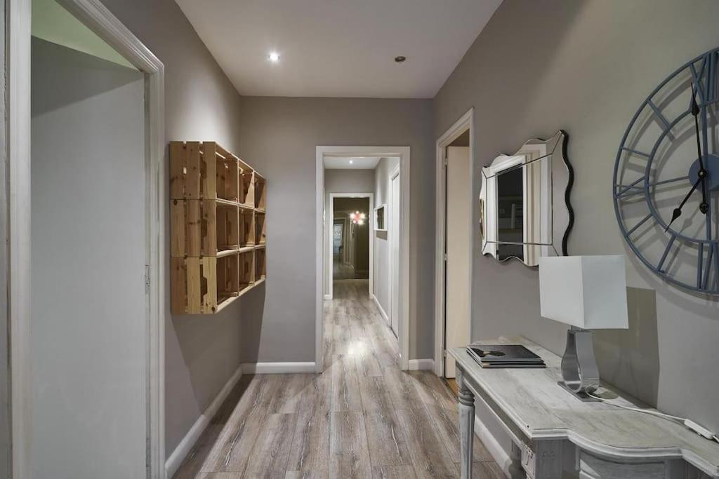 Magnificent 4 Bedroom Apartment In Eixample Барселона Экстерьер фото
