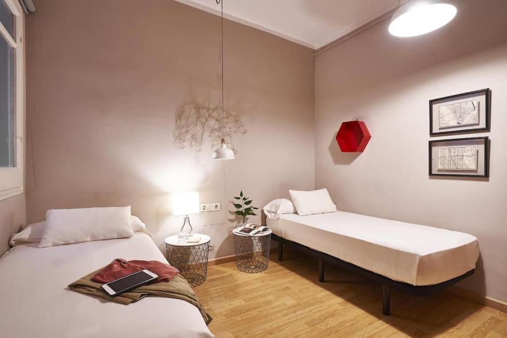 Magnificent 4 Bedroom Apartment In Eixample Барселона Экстерьер фото
