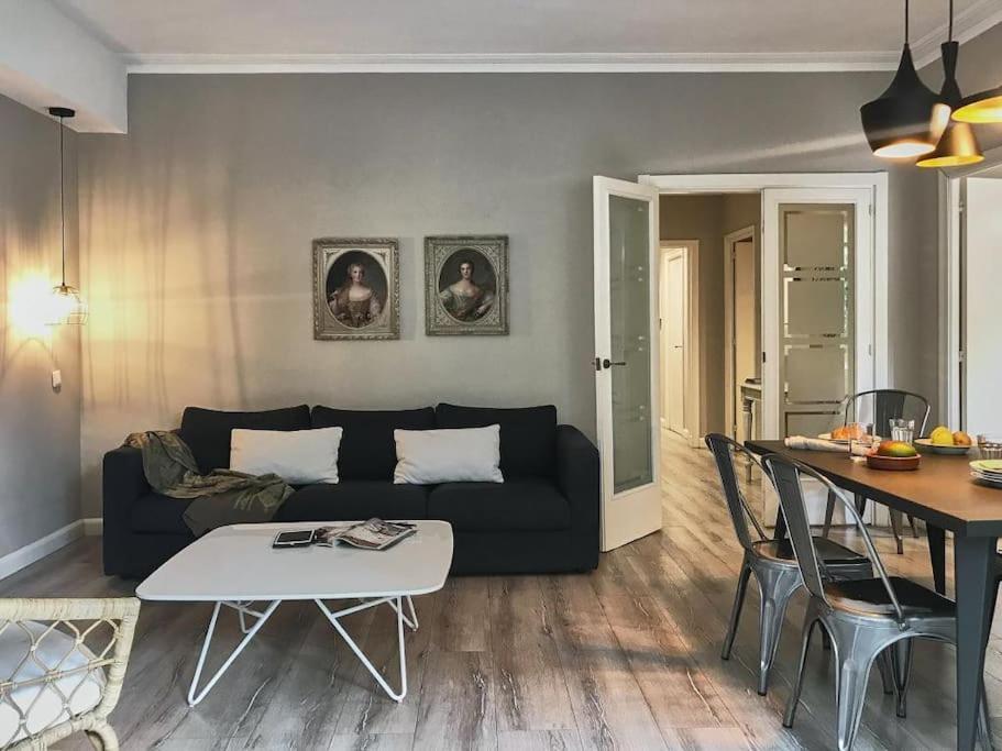 Magnificent 4 Bedroom Apartment In Eixample Барселона Экстерьер фото